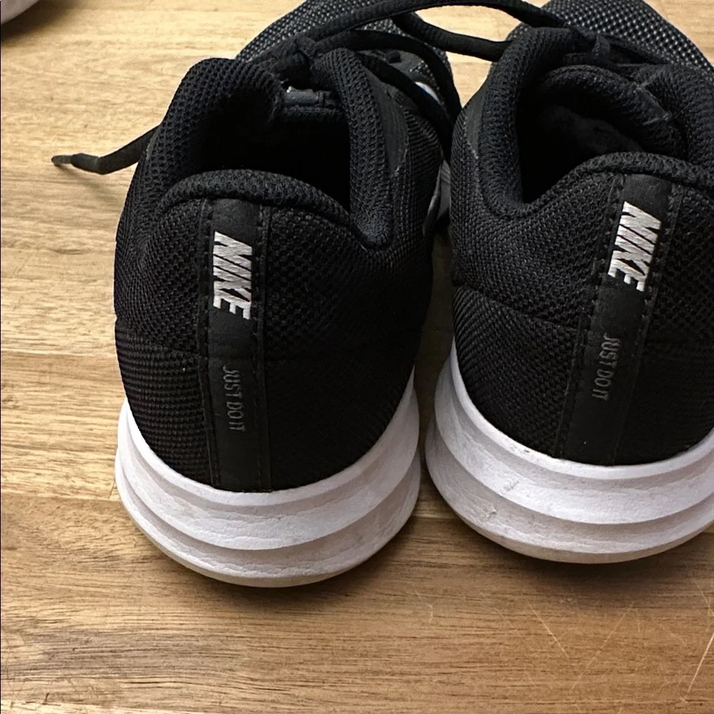 NIKE Downshifter 9 running shoes